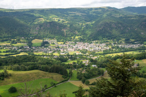 France, Auvergne - Cantal, col de Curebourse, vue sur Vic sur Cère