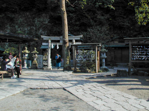 Japon, Kamakura - Chemin d'accès au temple Zeniarai Benten