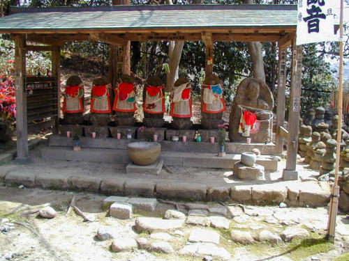 Japon, Kamakura - kamis au temple Sugimoto Dera