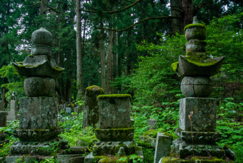 Japon, Mont Koya - grand cimetière Okunoin