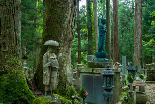 Mont Koya - grand cimetière Okunoin