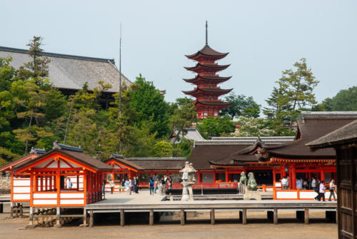 Japon, Miyajima - le sanctuaire itsukushima et la pagode à 5 étages