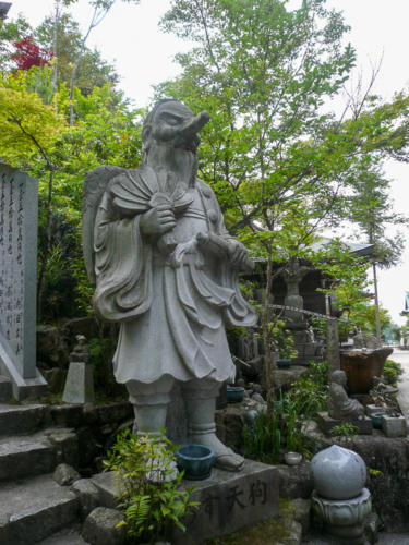 Japon, Miyajima - statues du temple de Daisho-in