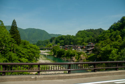 Japon, Shirakawago - la rivière